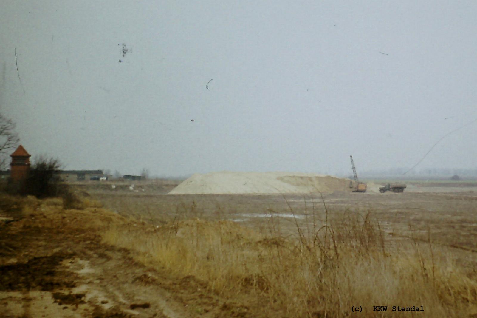 KKW Baustellenfoto 1979, links der letzte Rest von Niedergörne 