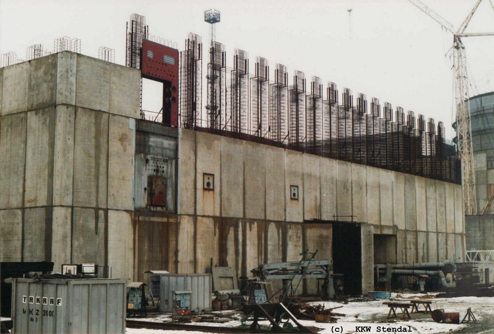  KKW Stendal, Baustelle 1990, Block B, Reaktorgebäude Südansicht 