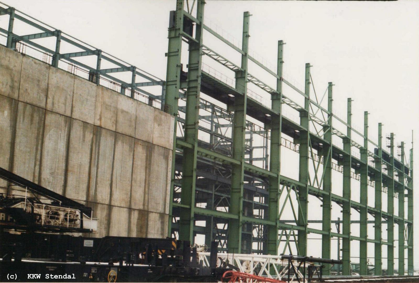  KKW Stendal, Baustelle 1990, Block B, Maschinenhaus Ostansicht 