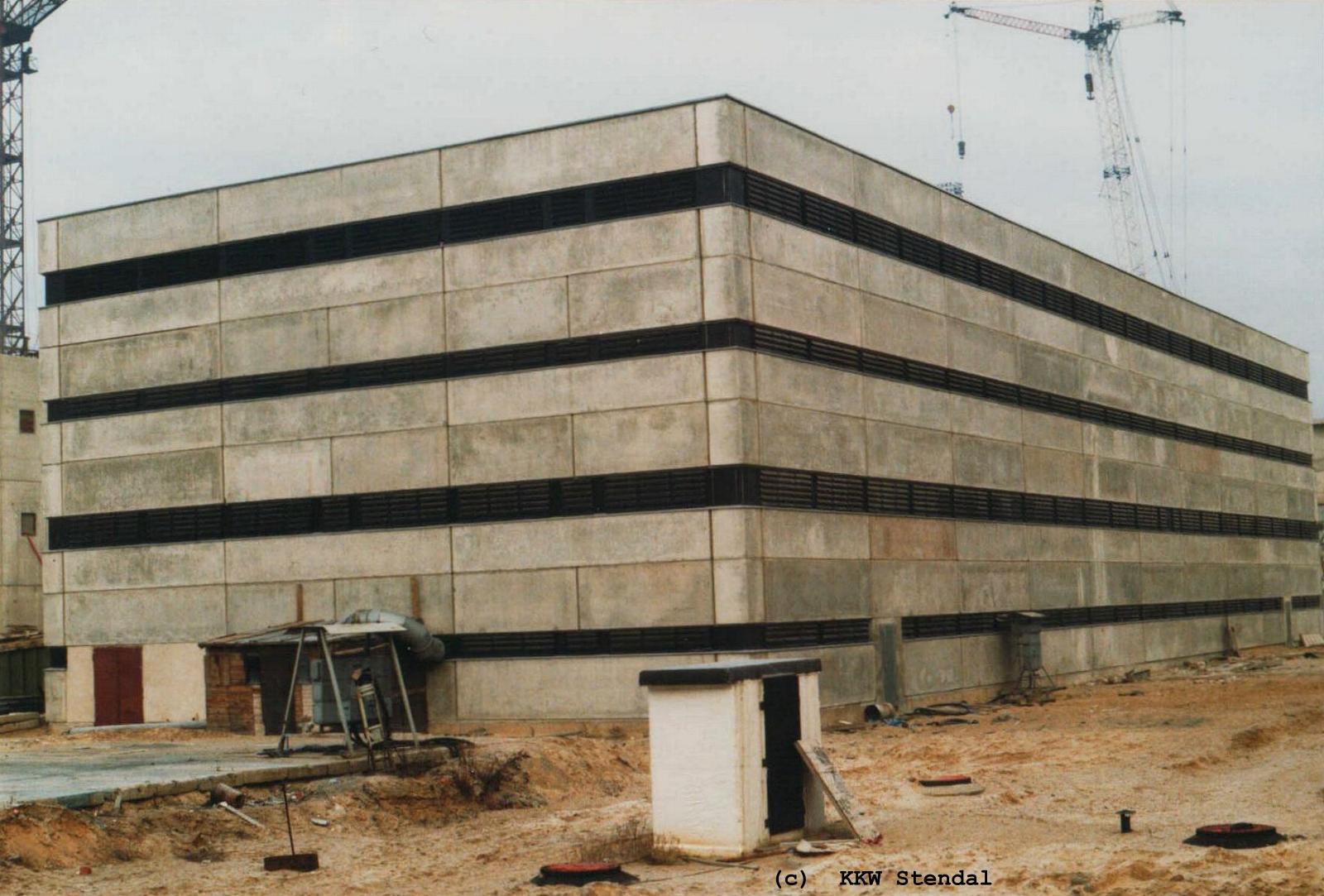  KKW Stendal, Baustelle 1990, Elektroschaltanlagengebäude (neben SWA) 