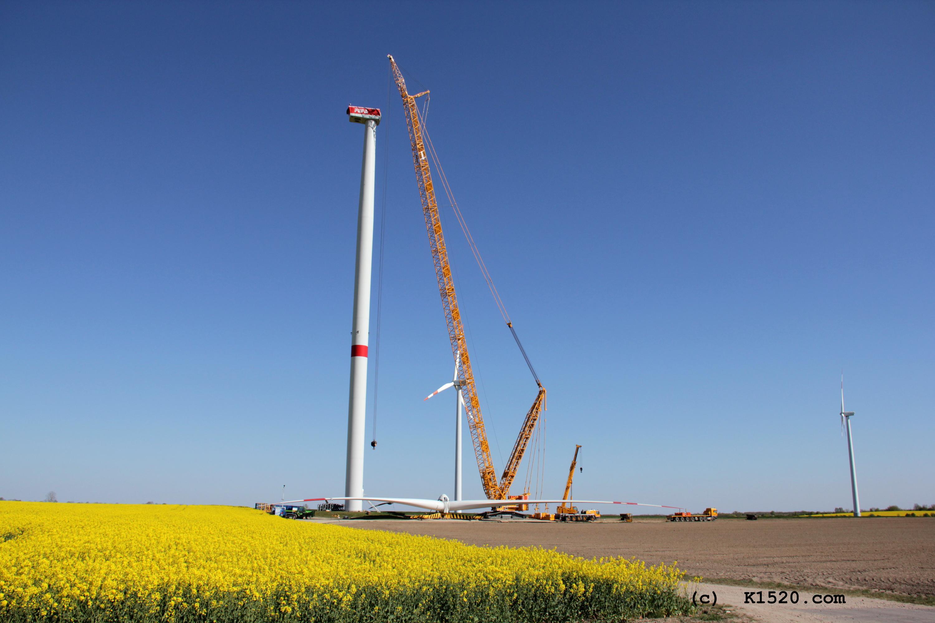 Reparatur Windräder im Windpark Arneburg/Elbe 04/2020,
  Kraneinsatz