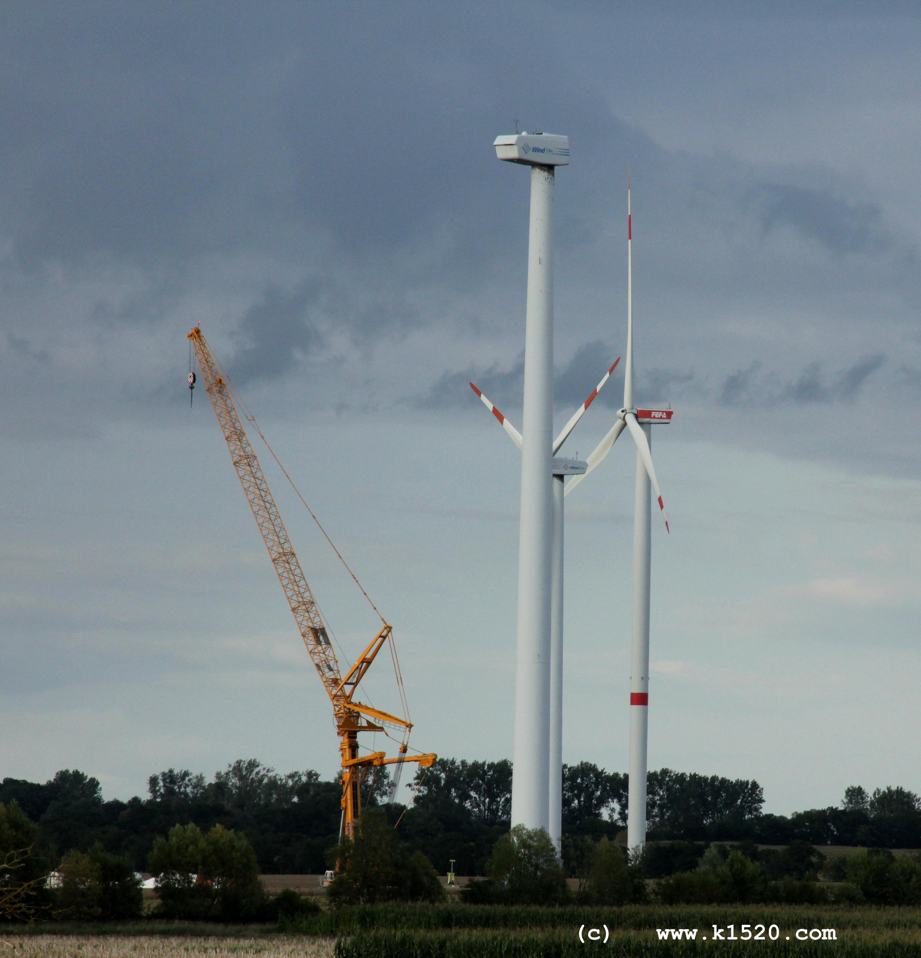 Reparatur Windräder im Windpark Arneburg/Elbe 08/2023,
  Kraneinsatz, 